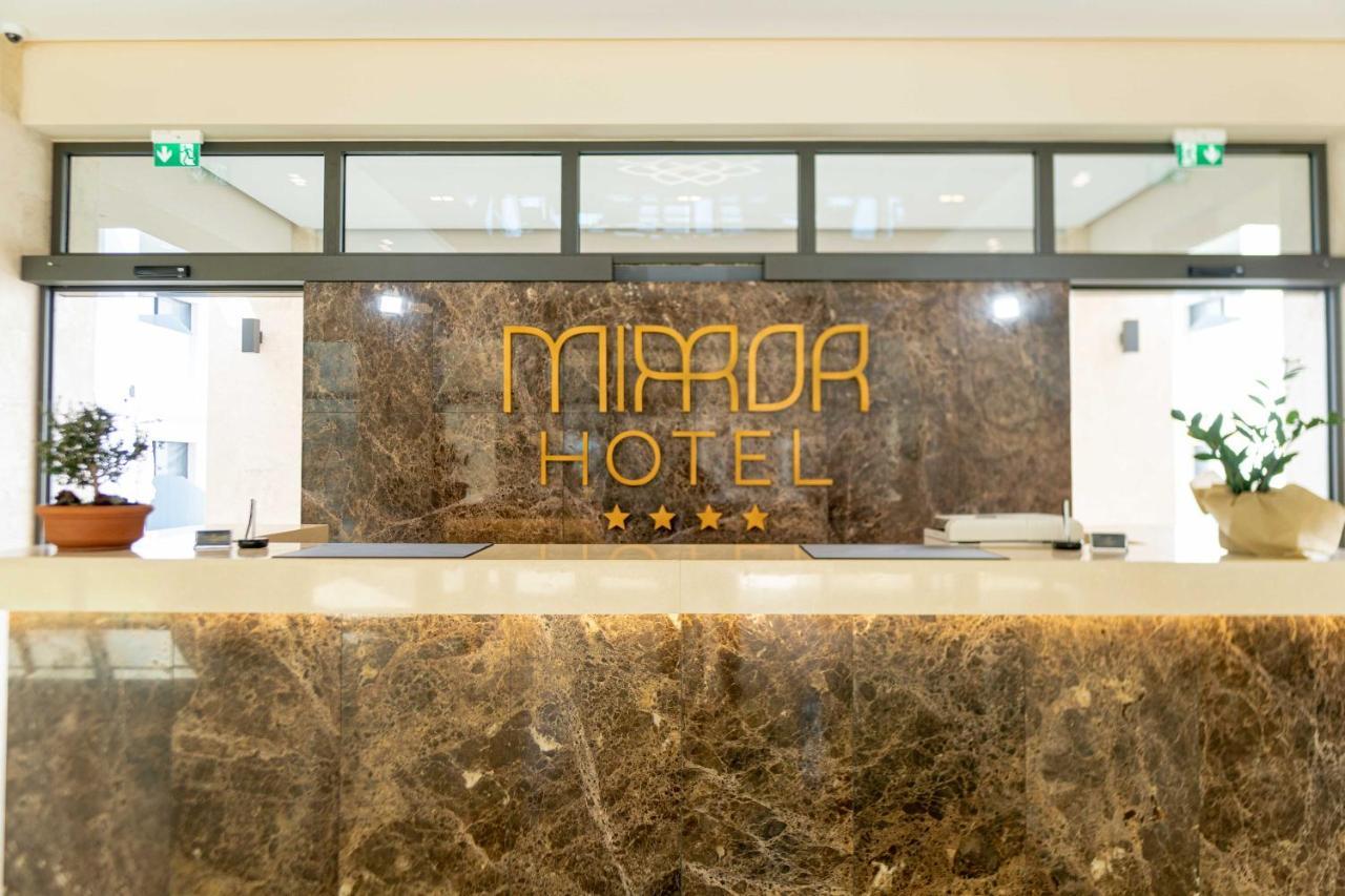 Mirror Hotel Polychrono Ngoại thất bức ảnh